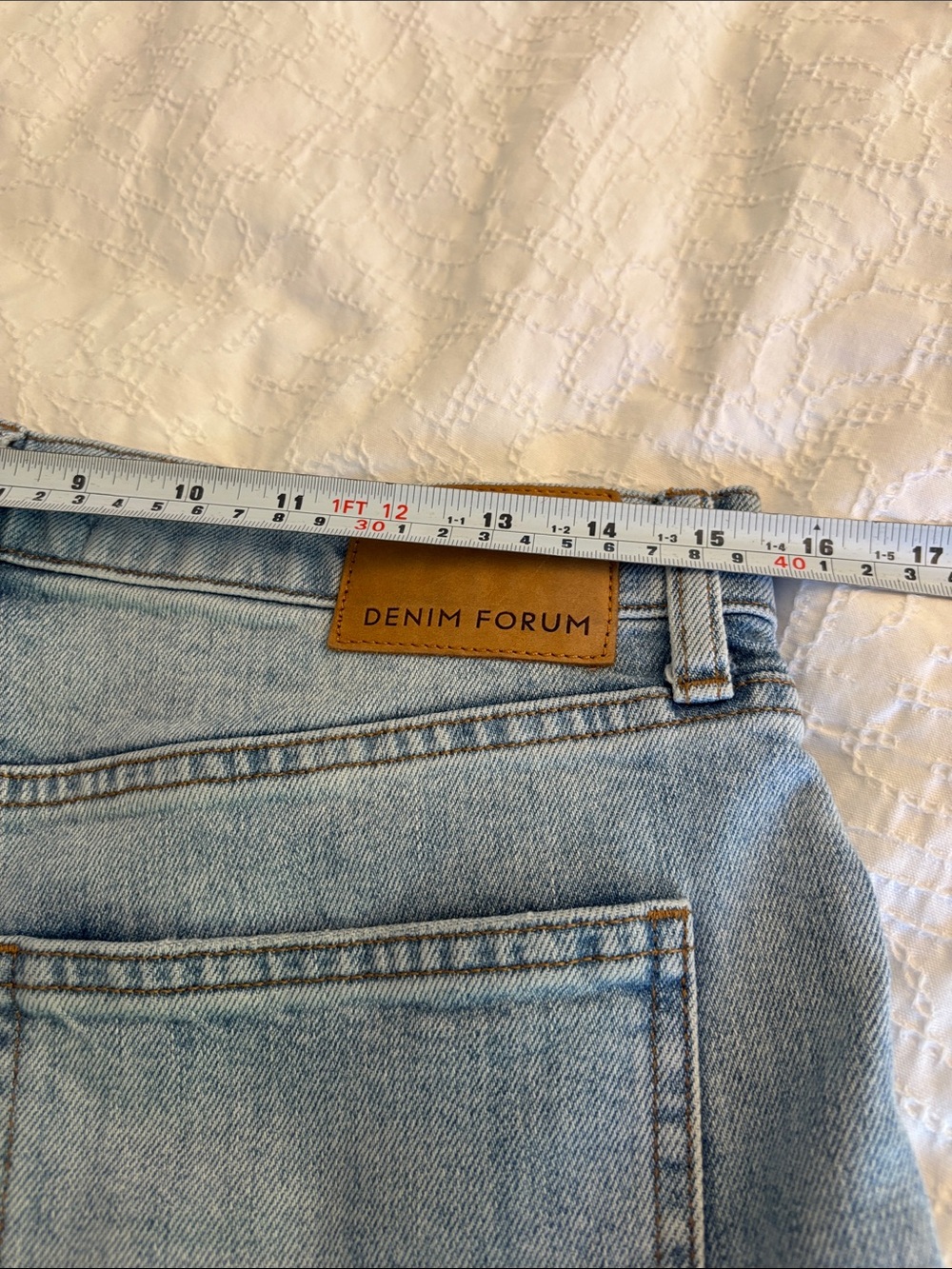 Denim Forum The Arlo Hi-Rise Straight
Jean Light Wash Size 31 25"L - Picture 10 of 13